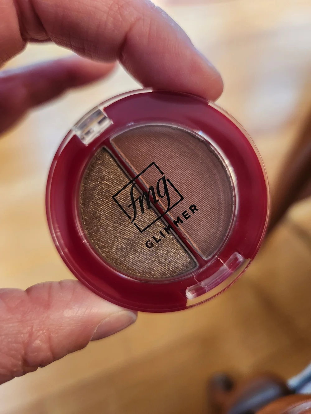 Avon Glimmer Duo Eyeshadow Compact - Natural Shimmer